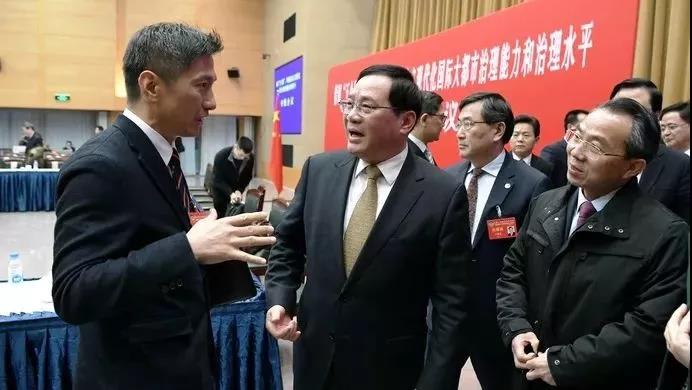 李強(qiáng)對(duì)話政協(xié)委員，上海律師獻(xiàn)策城市治理